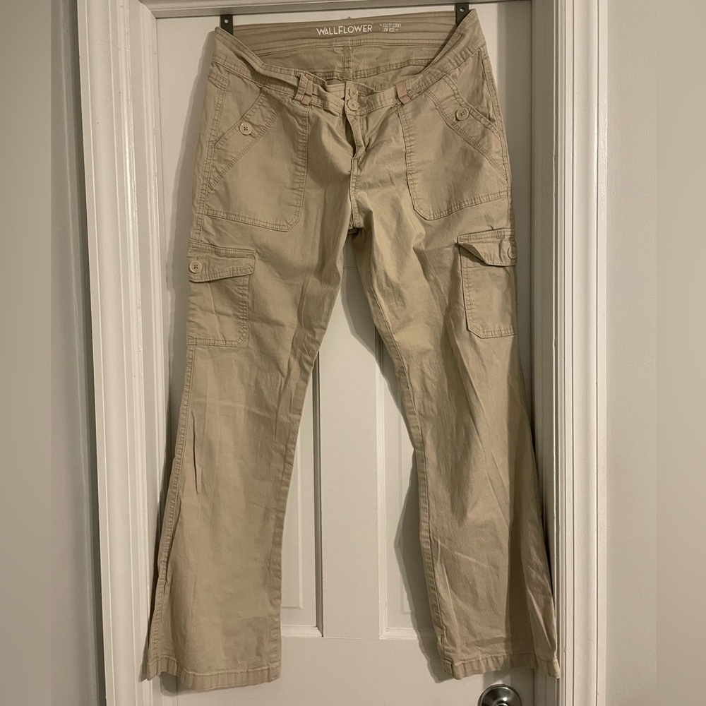 Light Beige Curvy Low-Rise Cargo Pants